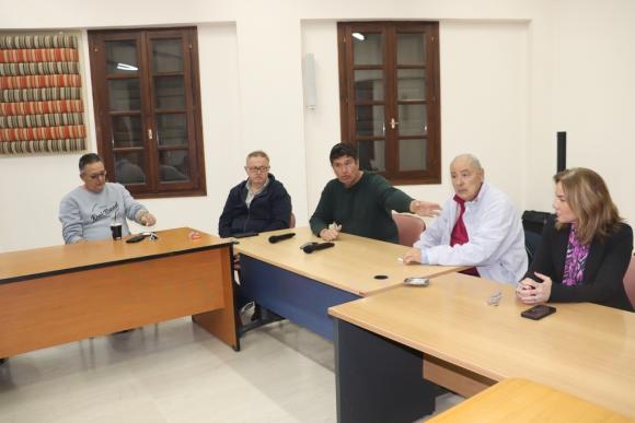 Συνάντηση καταστηματαρχών με τον αντιδήμαρχο Αρμένων, για τον βιολογικό των Καλυβών